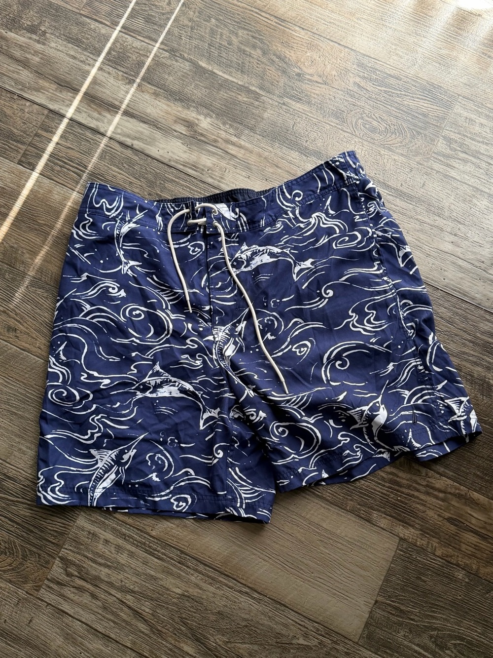 Nautica Navy Swim Trunks with White Wave & Fish Print size 2XL